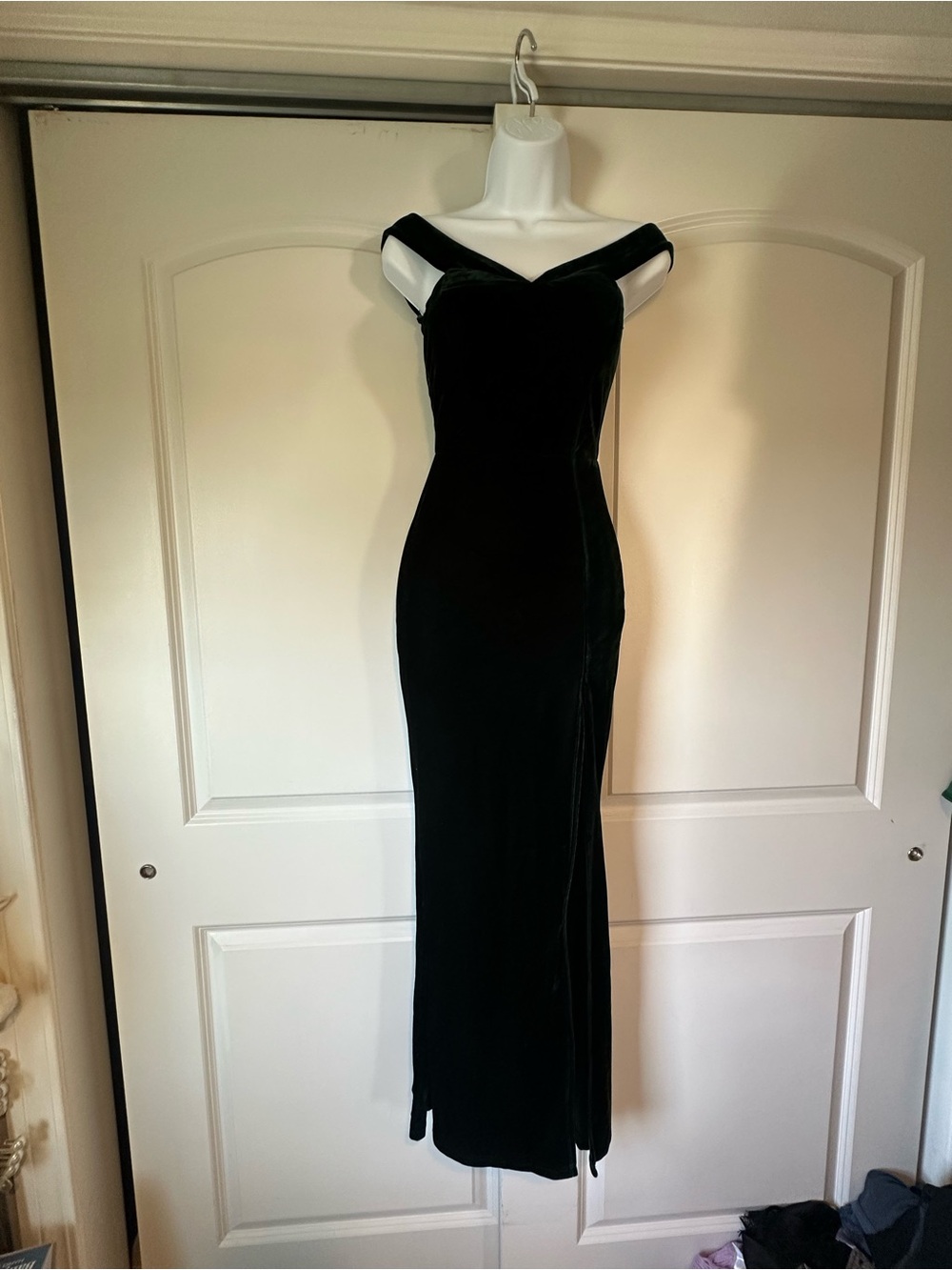 Windsor Black Off-Shoulder Velvet Maxi Dress